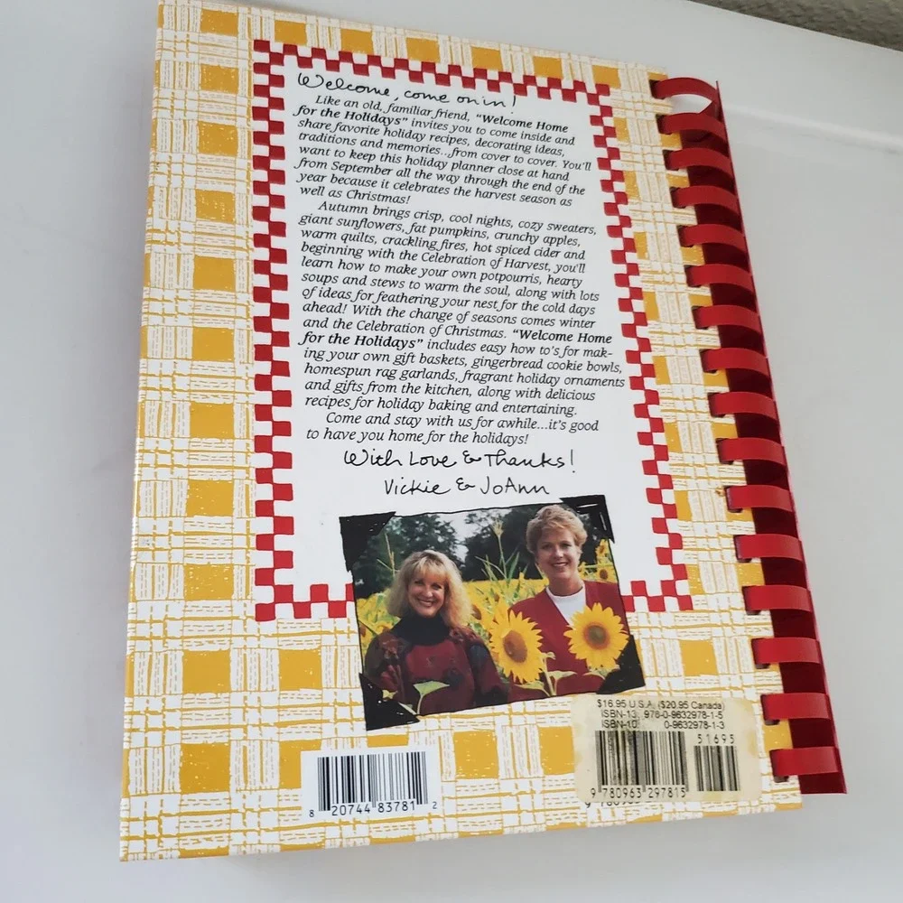 Gooseberry Patch Welcome Home For The Holidays Cookbook Spiral Bound 2006